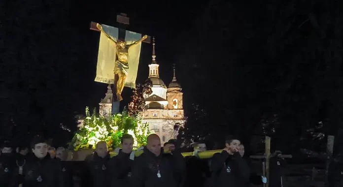 Emoción en la Procesión del Viernes Santo de La Granja de San Ildefonso