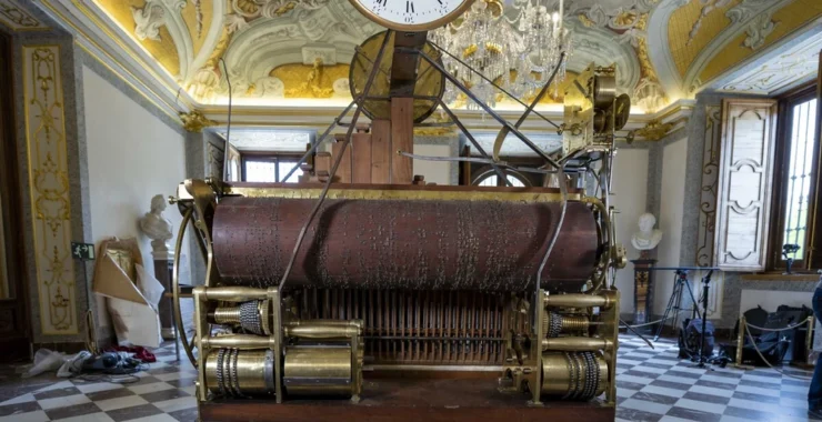 Patrimonio Nacional restaura el reloj organizado turco, una joya del XVIII y se exhibe en el Palacio Real de La Granja