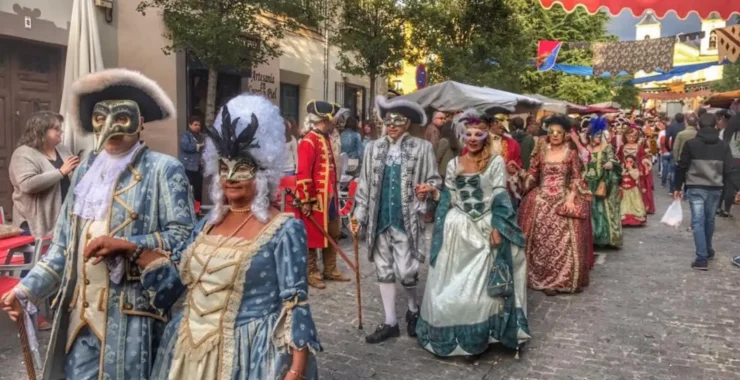 La Granja se rinde al Barroco: máscaras, fuego y música para viajar tres siglos atrás